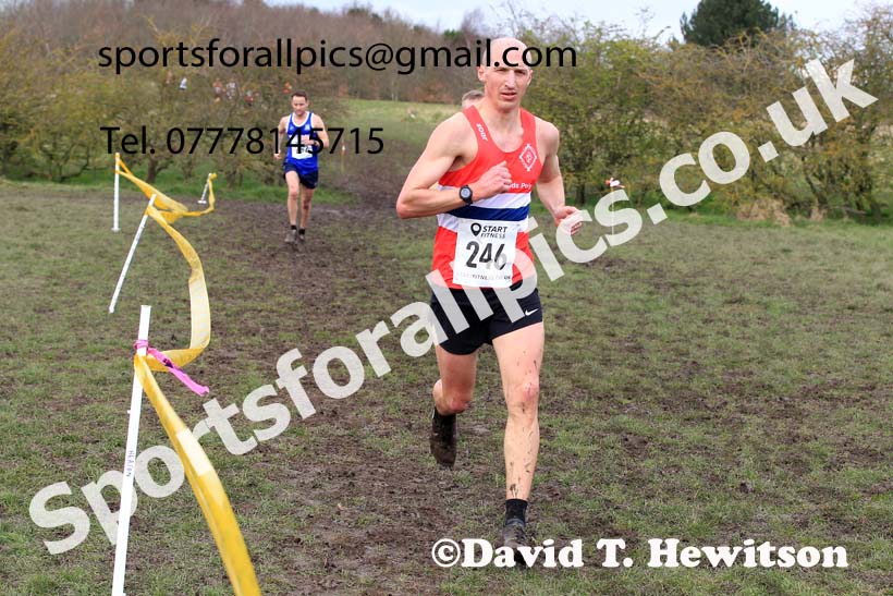 Men 35 to 60 in the 2023 BMAF Cross Country Champs., Wallsend. Photo: David T. Hewitson/Sports for All Pics